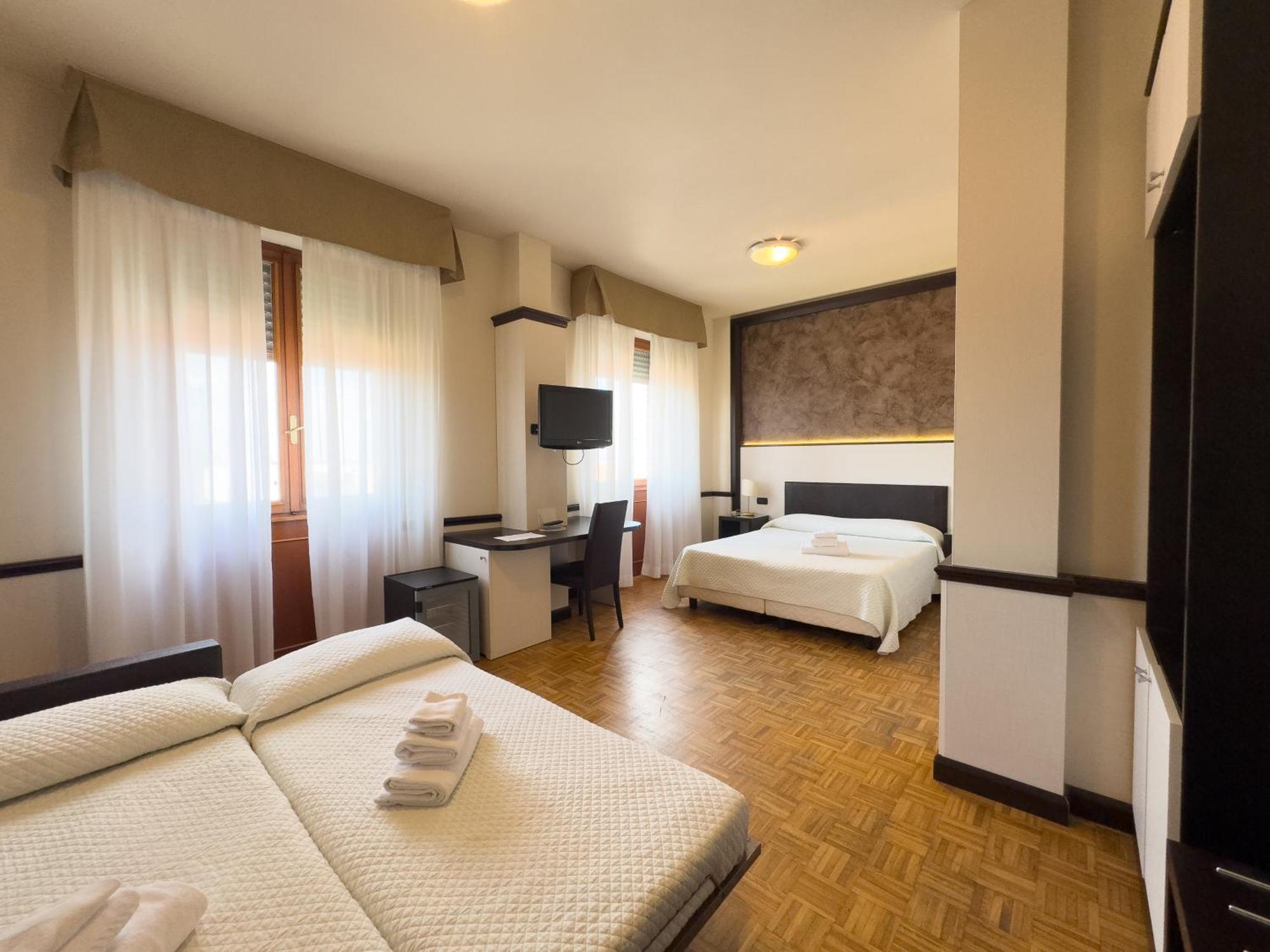 Hotel Astoria Fidenza Exterior photo
